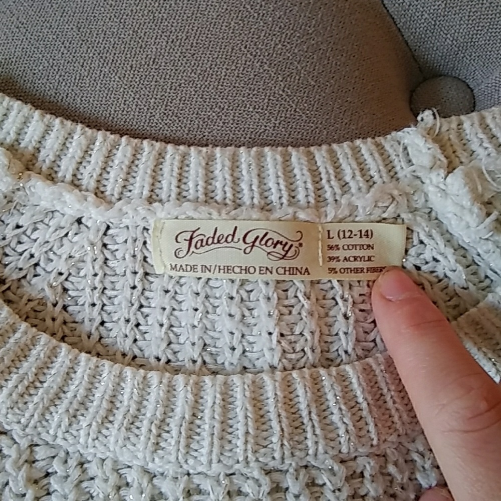 Sweater 😊 - Picture 2 of 2